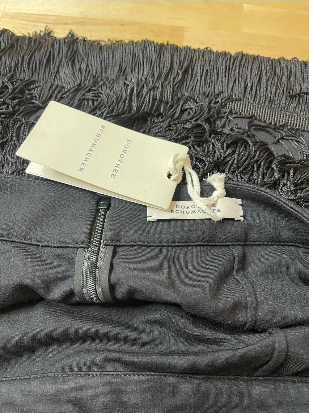 DOROTHEE SCHUMACHER EMOTIONAL ESSENCE II SKIRT Size 4